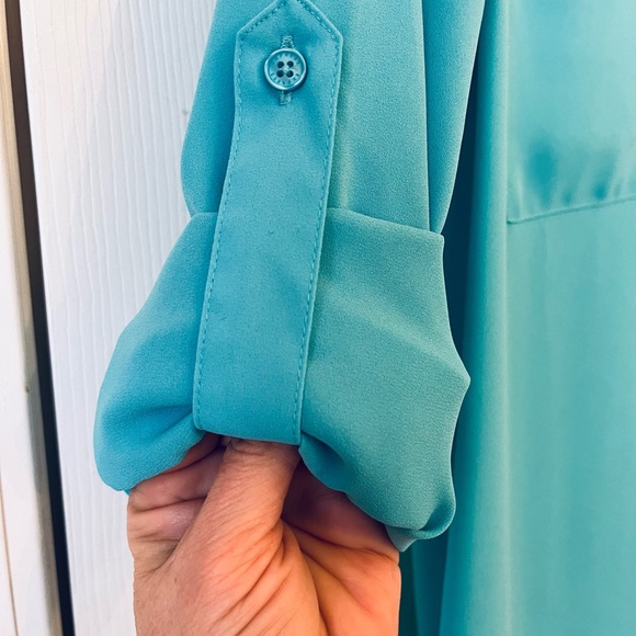 Express gorgeous blue long sleeve portofino shirt. Size XS - Picture 4 of 6